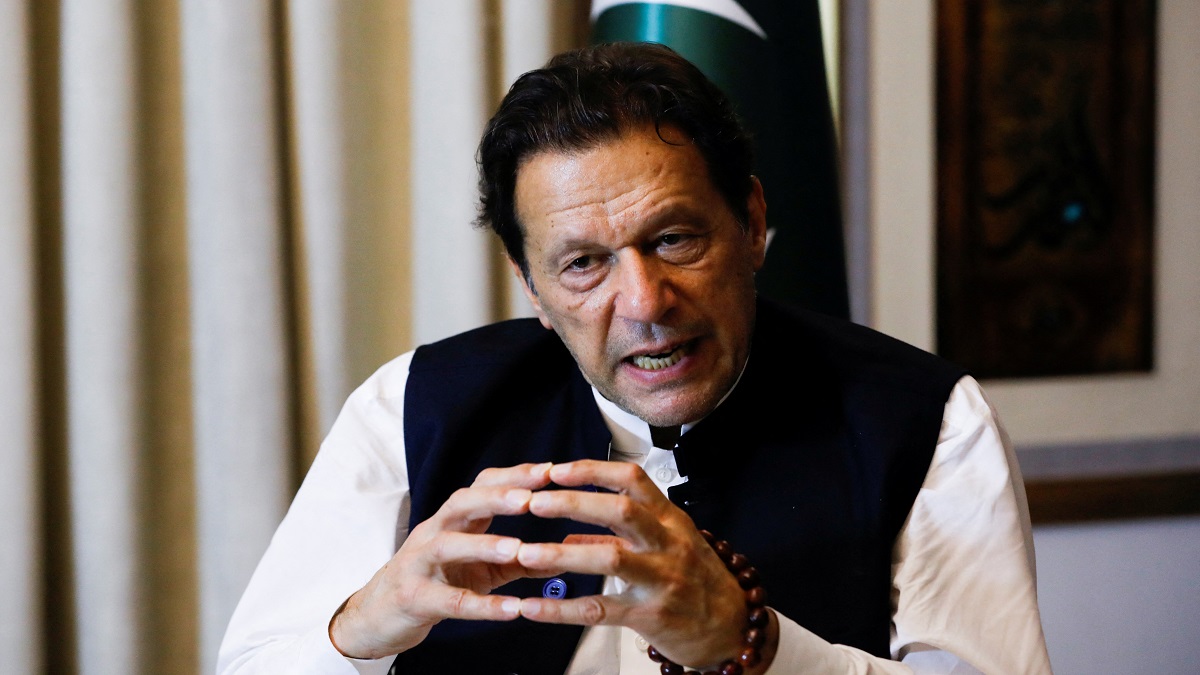 ইমরান খানকে গ্রেফতারের প্রতিবাদে মুখর দেশটির সাবেক ক্রিকেটাররা