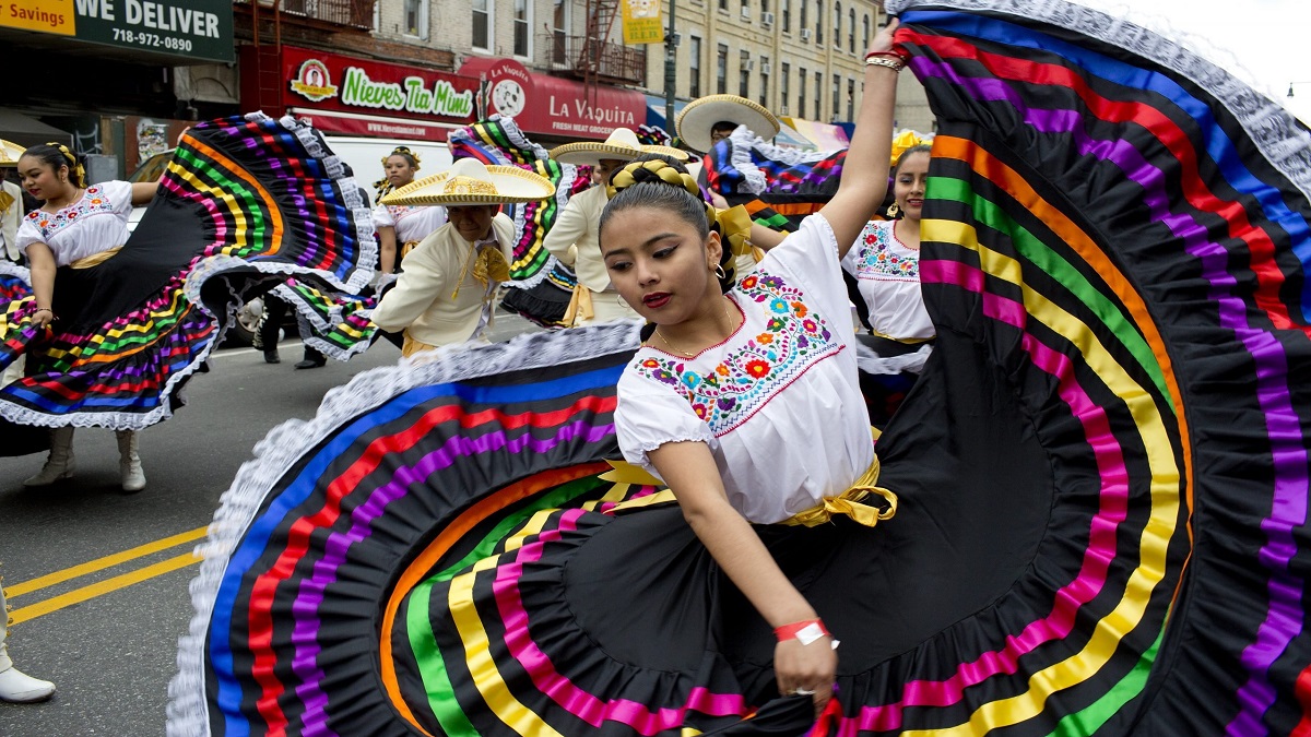 সিনকো ডি মায়ো উৎসবে মেতে উঠলো মেক্সিকো