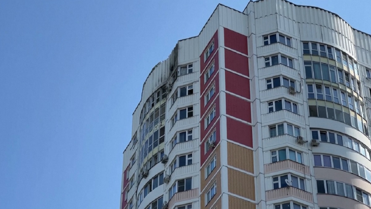 মস্কোতে ফের হামলা, আবাসিক ভবনে ড্রোন রকেট নিক্ষেপ