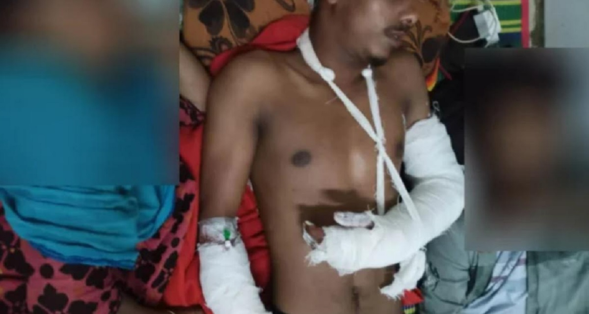 ত্রিভুজ প্রেমের ঘটনায় যুবককে কুপিয়ে জখম