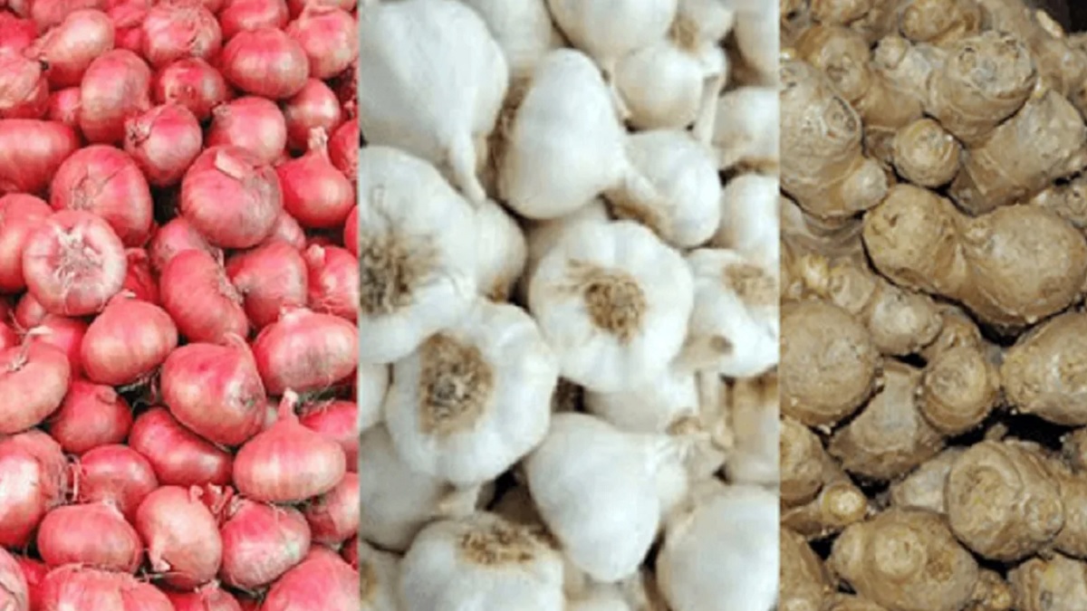 পাইকারি পর্যায়ে দাম বেড়েছে পেঁয়াজ, আদা ও রসুনের