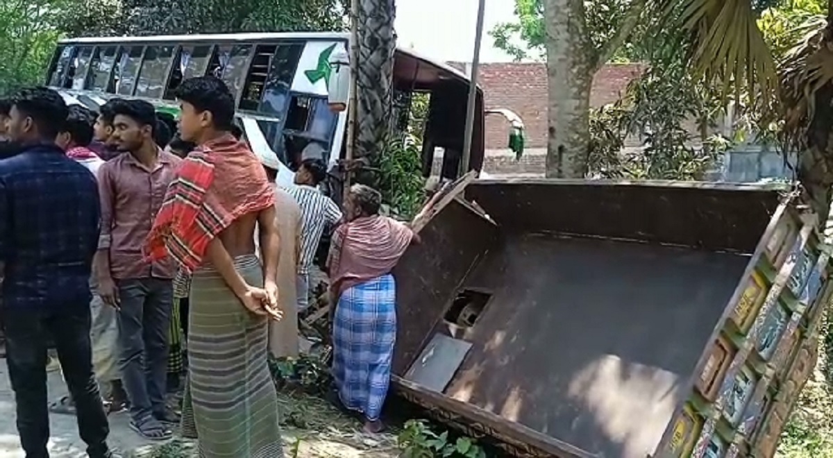 পাবনায় পৃথক সড়ক দুর্ঘটনায় কলেজছাত্রীসহ নিহত ৩