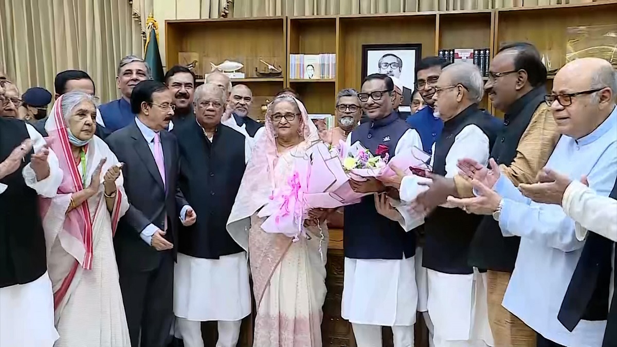 স্বদেশ প্রত্যাবর্তন দিবসে শেখ হাসিনাকে শুভেচ্ছা জানালেন আ. লীগ নেতারা