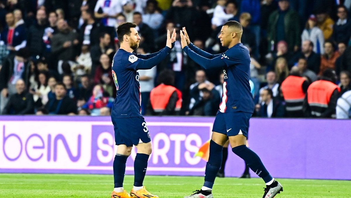 মেসির ফেরার দিনে এমবাপ্পের জোড়া গোল; বড় জয় পেলো পিএসজি