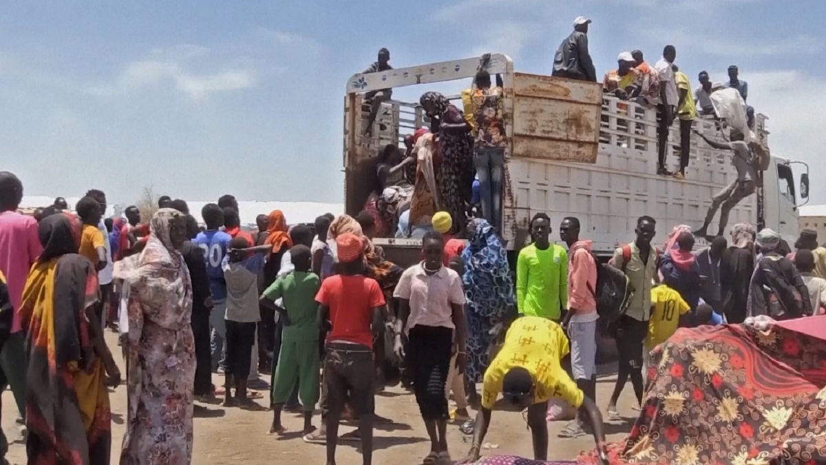 পোর্ট সুদানে জনভোগান্তি চরমে; হোটেল ভাড়া বেড়ে লাখ পাউন্ড, বাড়তি নিত্যপণ্যের দামও