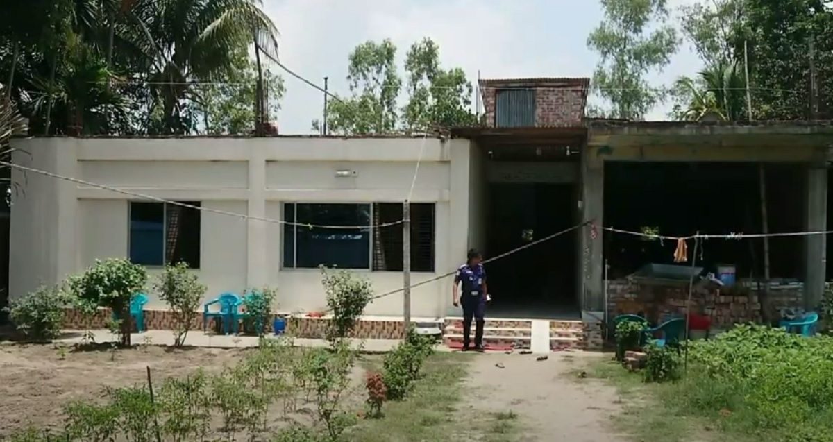 টাঙ্গাইলে দম্পতিকে কুপিয়ে বাড়িতে ডাকাতি; টাকা-স্বর্ণালংকার লুট