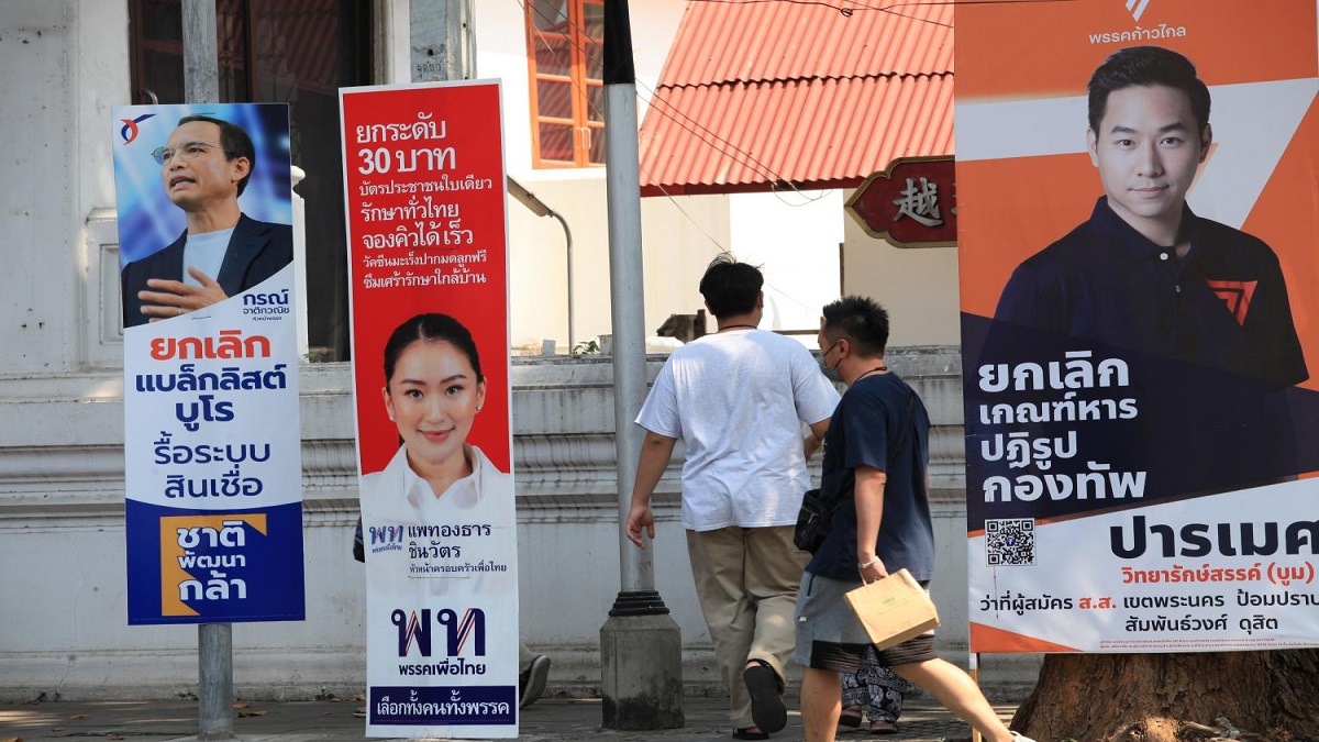 রাত পেরোলেই নির্বাচন, থাইল্যান্ডে চলছে শেষ মুহূর্তের প্রচারণা