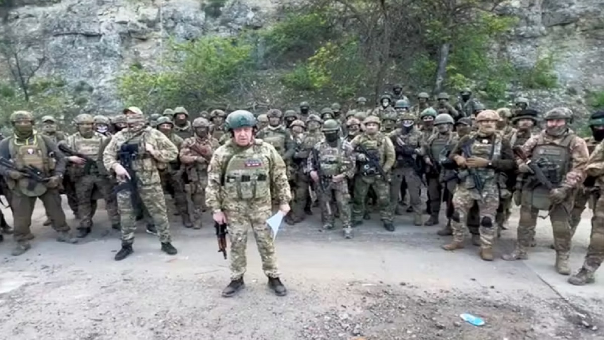 ওয়াগনার গ্রুপের বাখমুত ছাড়ার হুমকিকে গুরুত্ব দিচ্ছে না ইউক্রেন, আরও অস্ত্র পাঠাচ্ছে রাশিয়া