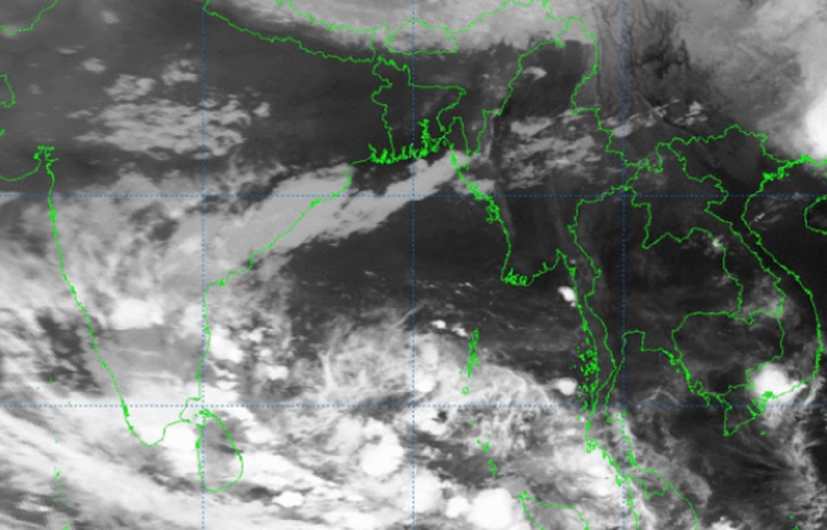 বঙ্গোপসাগরে গভীর নিম্নচাপ, বন্দরগুলোকে ১ নম্বর দূরবর্তী সতর্ক সংকেত