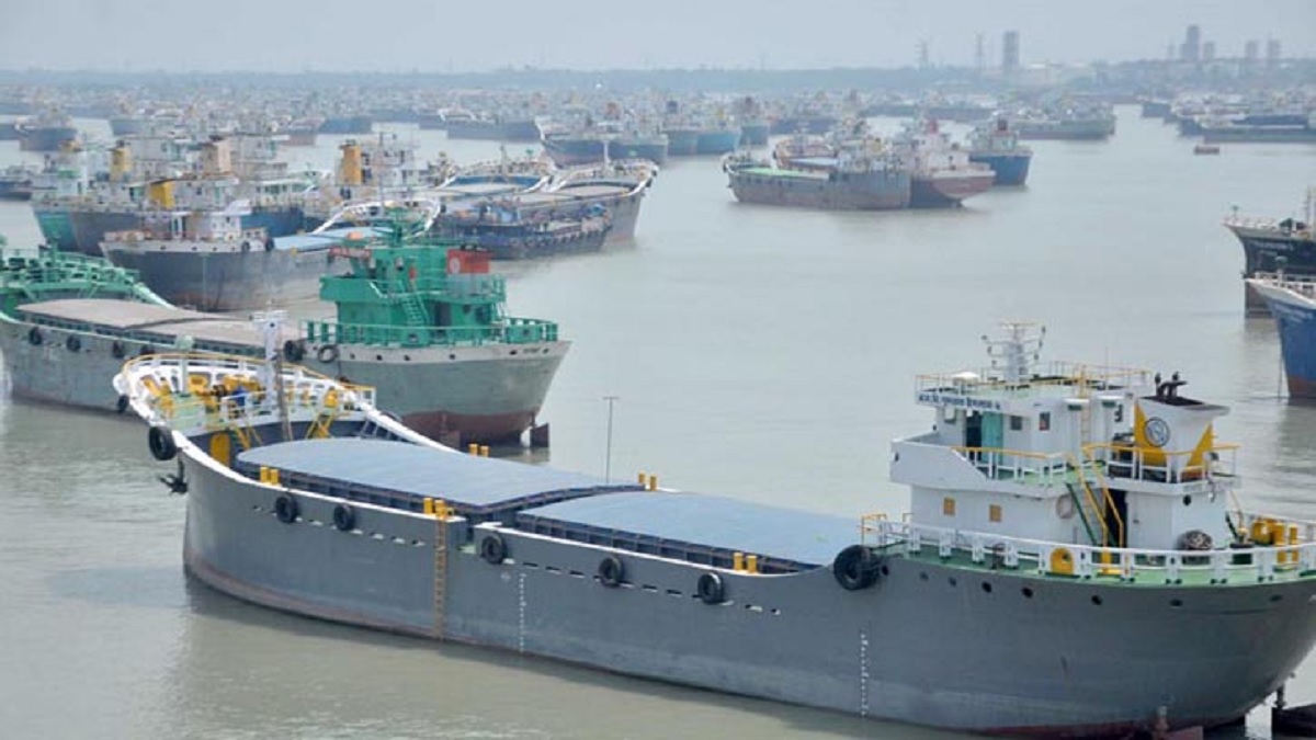 কর্ণফুলি নদীতে জাহাজের প্রপেলারে আটকে থাকা গলিত মরদেহ উদ্ধার