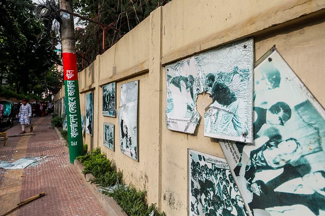 চট্টগ্রামে ছাত্রলীগ-যুবদলের ধাওয়া পাল্টা ধাওয়া, মুক্তিযুদ্ধের ম্যুরাল ভাঙচুর