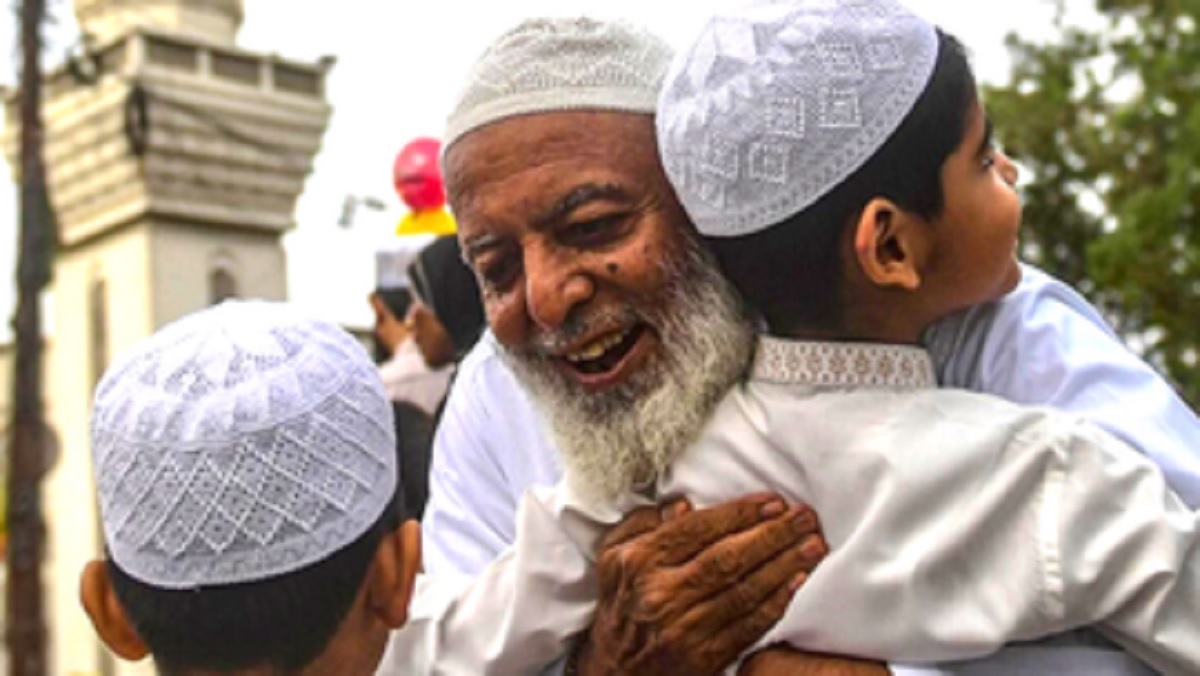 ঈদ আনন্দে মেতে ওঠার অপেক্ষায়