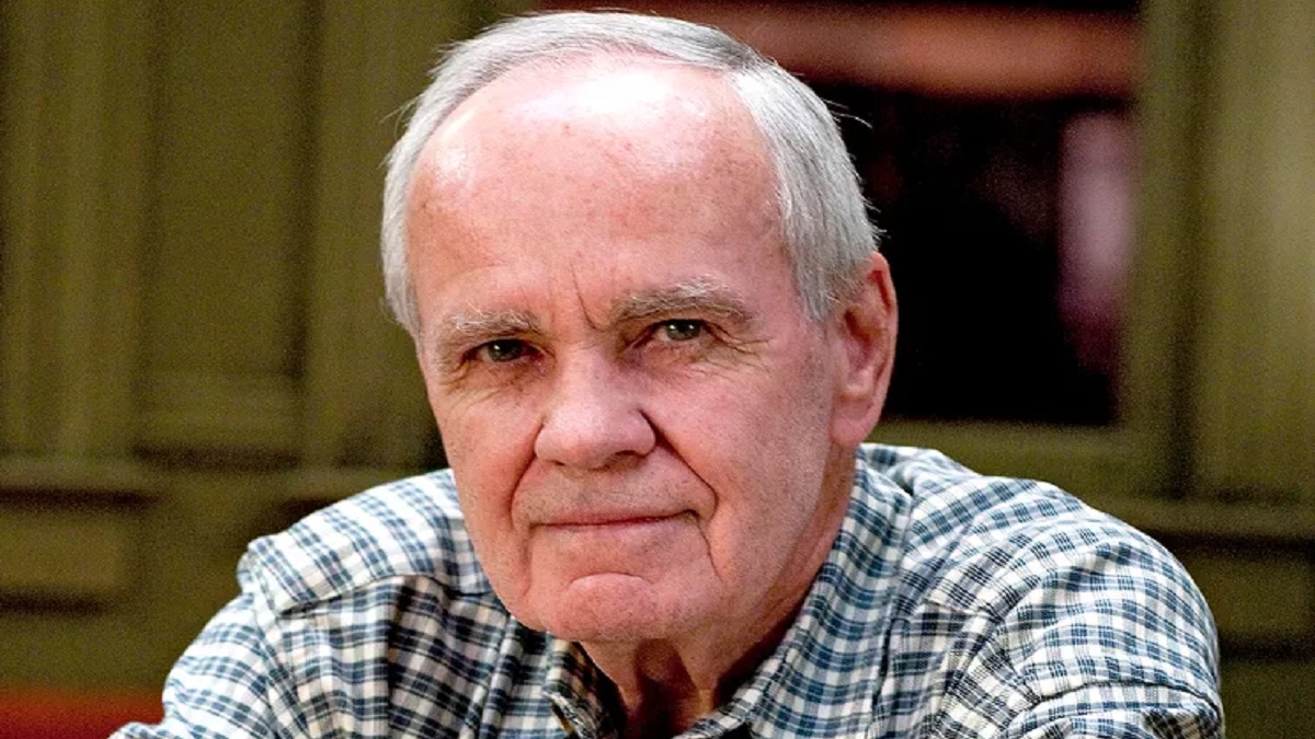 মারা গেছেন পুলিৎজার জয়ী মার্কিন লেখক করম্যাক ম্যাকার্থি