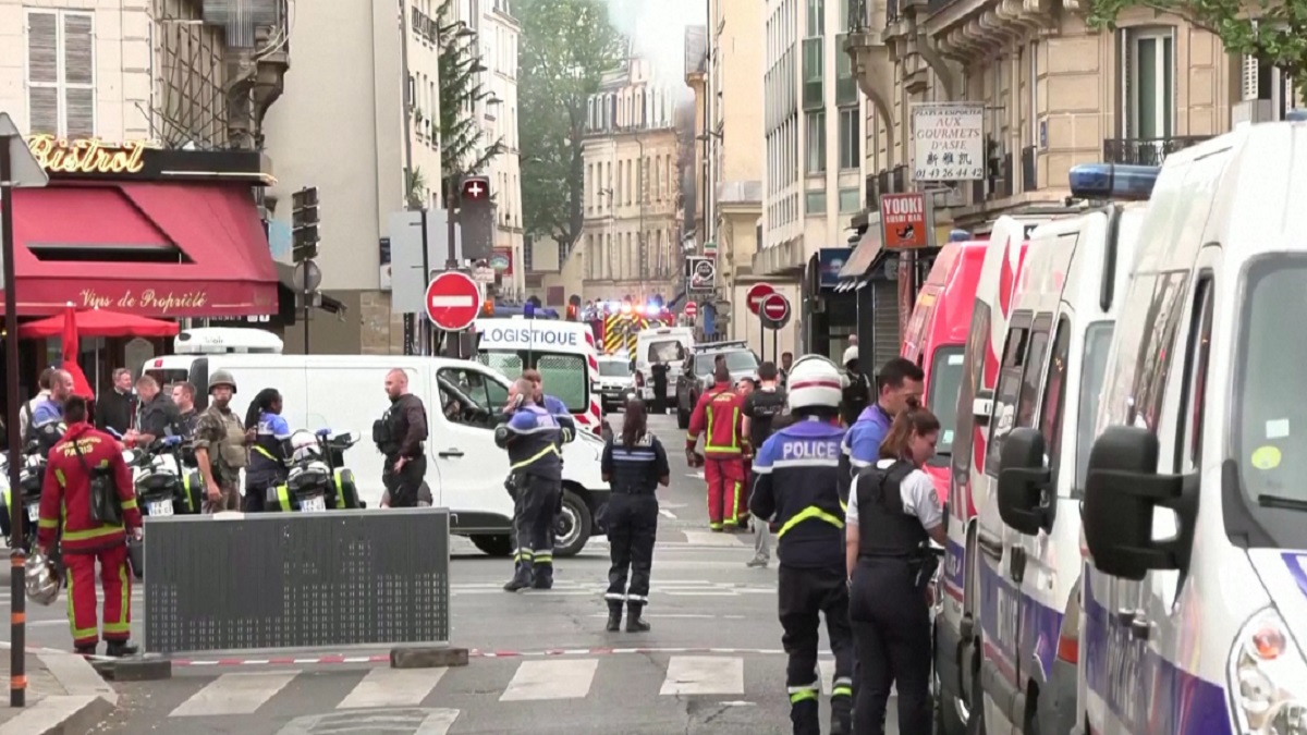 প্যারিসে অফিস ভবনে ভয়াবহ বিস্ফোরণ, দগ্ধ অন্তত ৪০