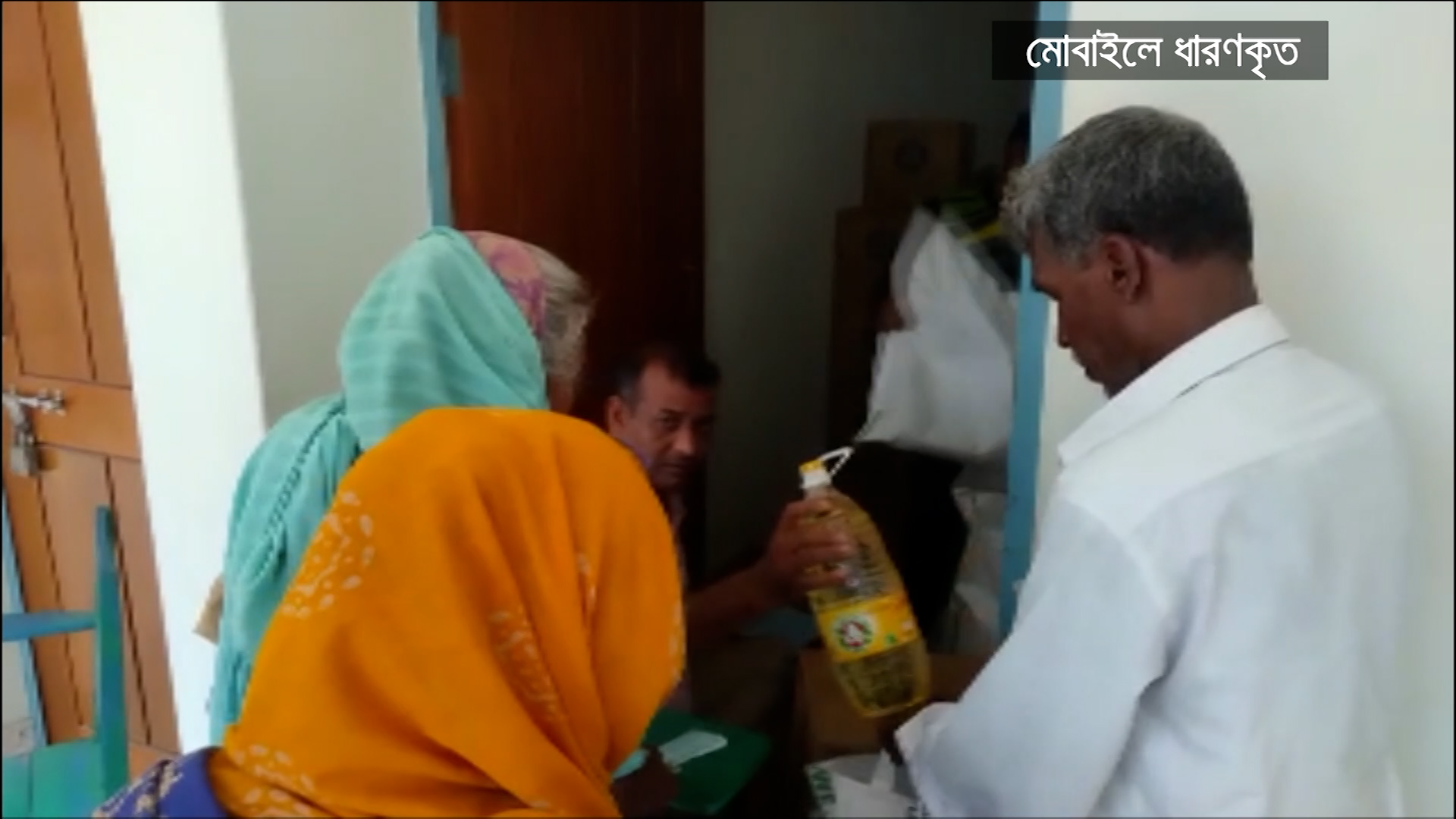 রাজশাহীতে টিসিবি পণ্যের বিনিময়ে ভোট চাওয়ার অভিযোগ কাউন্সিলর প্রার্থীর বিরুদ্ধে