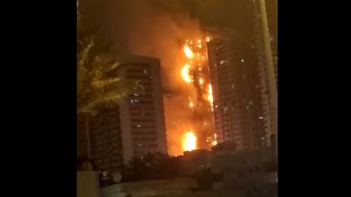সংযুক্ত আরব আমিরাতের আবাসিক ভবনে ভয়াবহ আগুন
