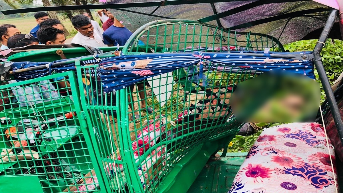 গাজীপুরে ট্রাক-সিএনজি সংঘর্ষে ৩ জন নিহত