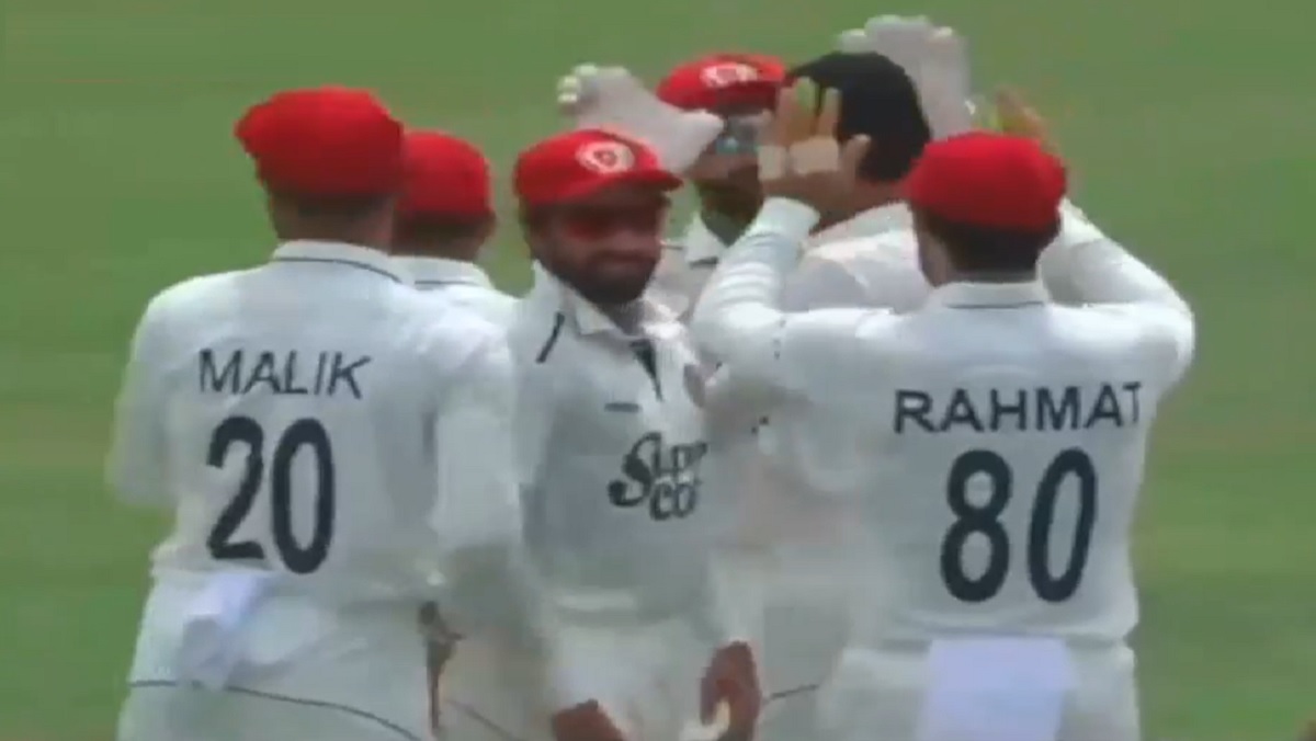 নিজাতের স্বপ্নের অভিষেকে সাজঘরে জাকির