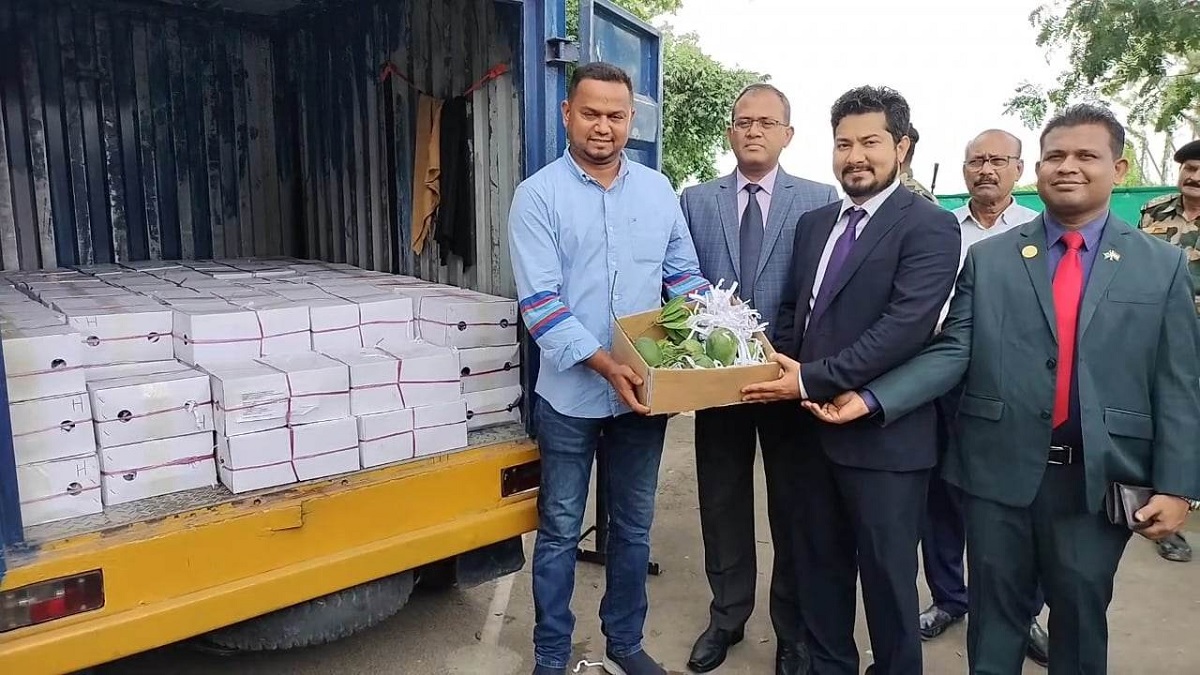প্রধানমন্ত্রীর উপহারের ৫০০ কেজি আম গেল ত্রিপুরায়