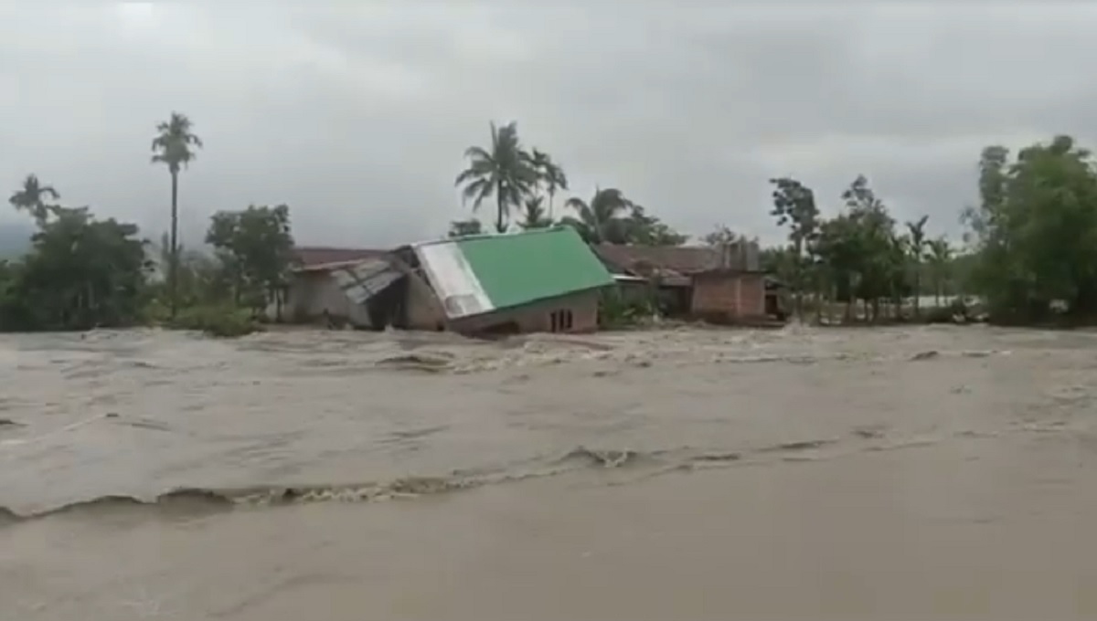 ভারতের আসামে বন্যা: ১৯ জেলা প্লাবিত
