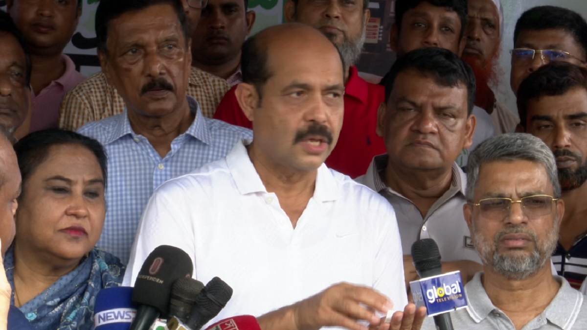 গরুর বাজারে অনিয়ম হলে ইজারাদারের জামানত বাজেয়াপ্ত হবে: মেয়র আতিক