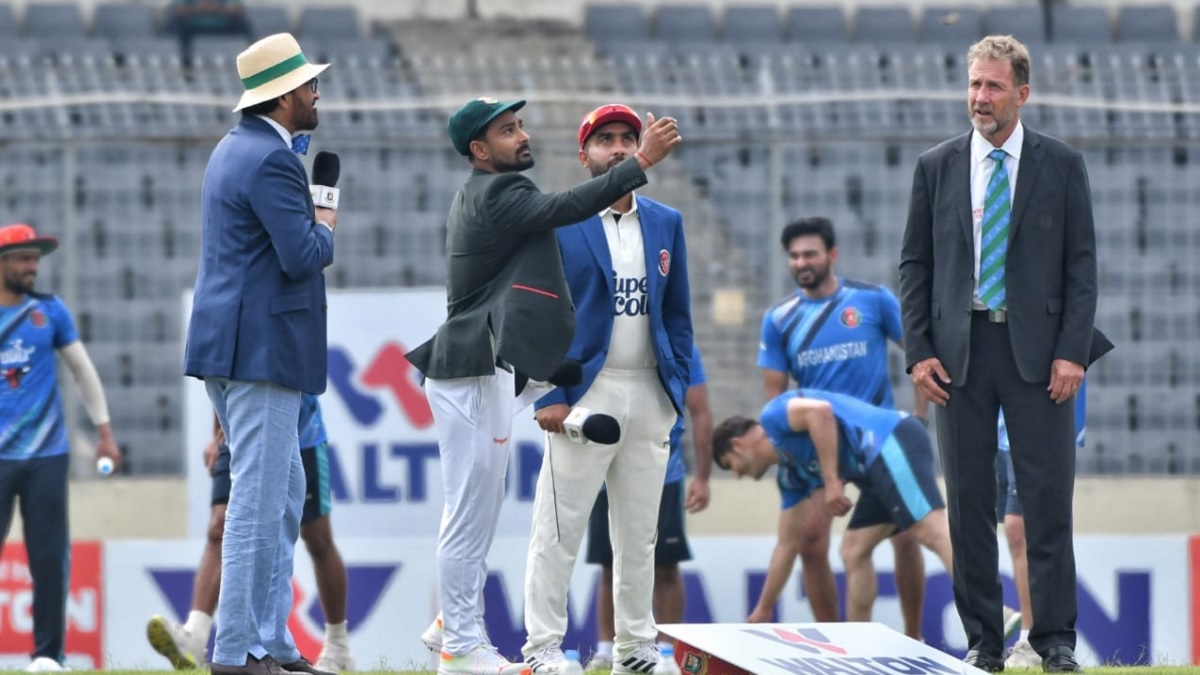 মিরপুরে টস হেরে ব্যাটিংয়ে বাংলাদেশ