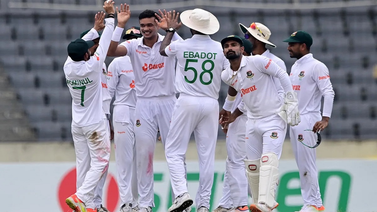 টাইগার পেসারদের তোপে পুড়ছে আফগানিস্তান; জয়ের অপেক্ষায় বাংলাদেশ