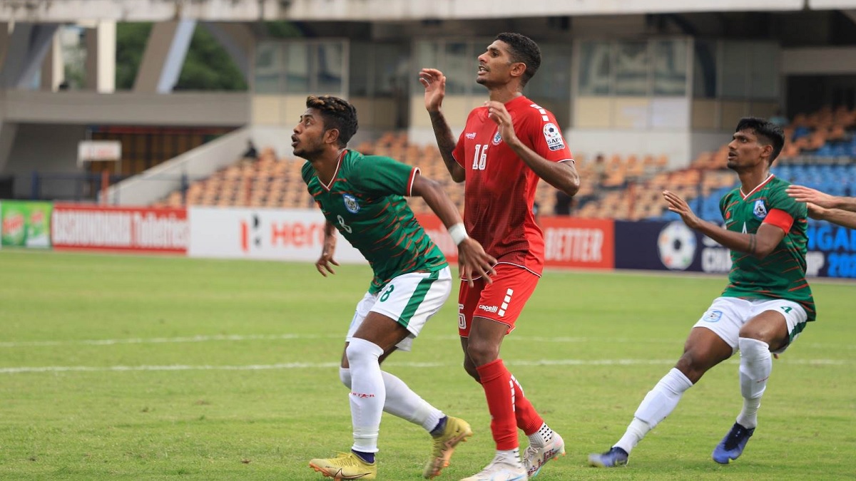 রক্ষণভাগের ভুলের মাশুল গুনলো বাংলাদেশ