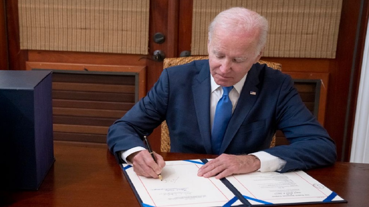 ঋণসীমা বৃদ্ধি সংক্রান্ত বিলে আজ স্বাক্ষর করবেন বাইডেন