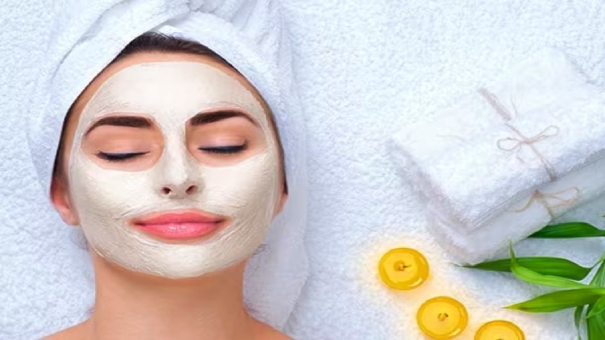 রোদে পোড়া দাগ দূর করতে বাড়িতেই তৈরি করুন প্রাকৃতিক ব্লিচ