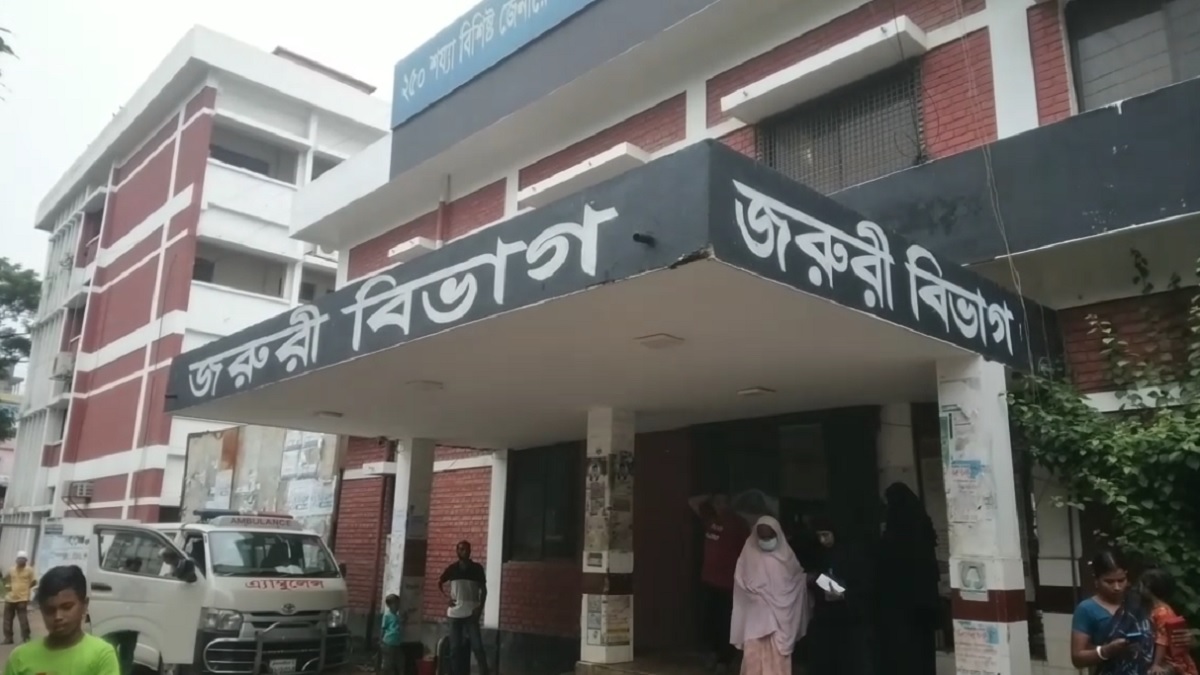 ব্রাহ্মণবাড়িয়া সেতু থেকে পড়ে প্রাণ গেল যুবকের, দুই হাতে দুই তরুণীর নাম