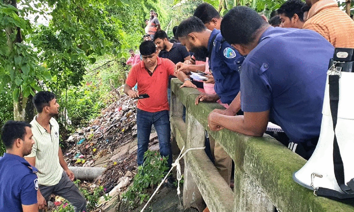 নদীর তীরে রশি প্যাঁচানো মরদেহ, গেঞ্জিতে লেখা মৃত্যুর কারণ!