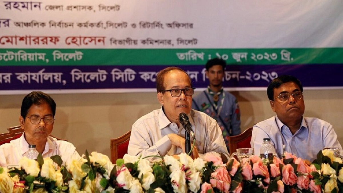 ভোট দিতে না পারলে চিৎকার দেবেন, ব্যবস্থা নেয়া হবে: সিইসি