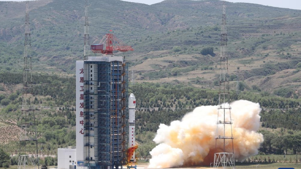 একটি রকেটেই মহাকাশে ৪১ স্যাটেলাইট উৎক্ষেপণ, তাক লাগালো চীন