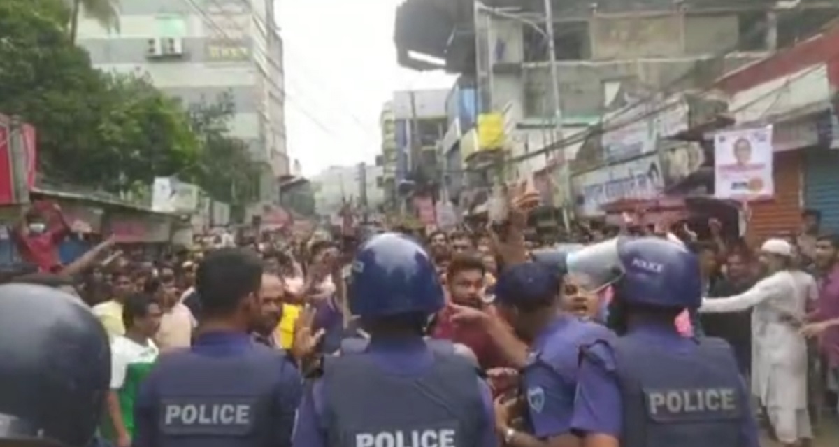 কুমিল্লায় পুলিশ-যুবদলের ধাওয়া পাল্টা ধাওয়া, আটক ১০