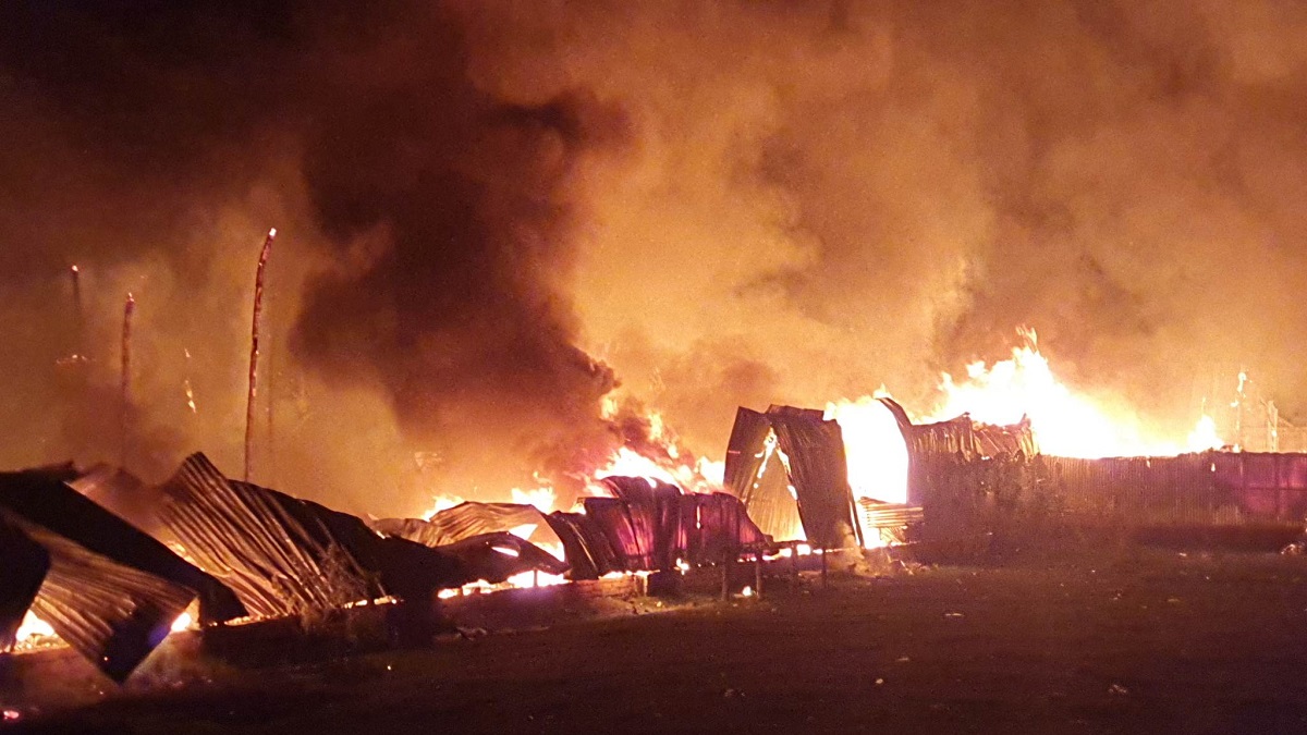 শ্রীপুরের ঝুট গুদামে লাগা আগুন নিয়ন্ত্রণে