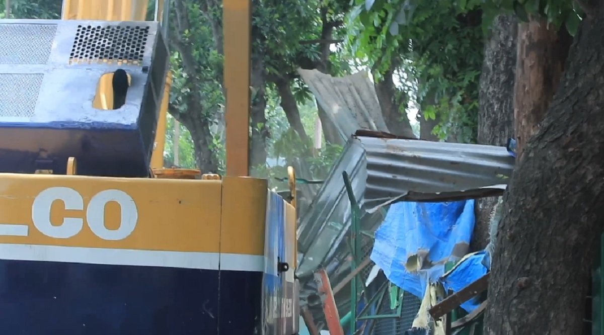 টঙ্গীতে তুরাগ তীরে অবৈধ স্থাপনা উচ্ছেদ অভিযান