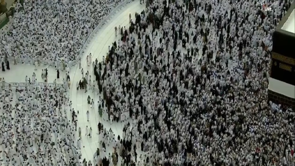 শুরু হয়েছে পবিত্র হজের মূল আনুষ্ঠানিকতা