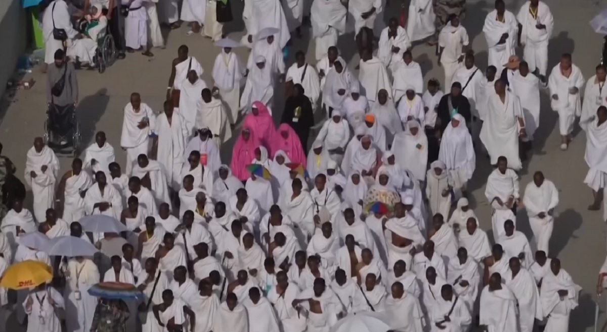 চলতি হজ মৌসুমে হিট স্ট্রোকের শিকার প্রায় ৭ হাজার মুসল্লি