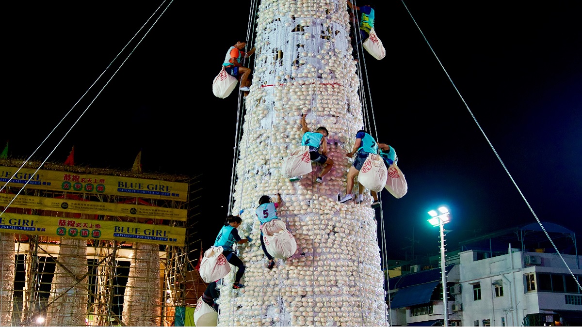 গৌতম বুদ্ধের জন্মদিন উপলক্ষে হংকংয়ে হয়ে গেলো ঐতিহ্যবাহী ‘বান ফেসটিভ্যাল’