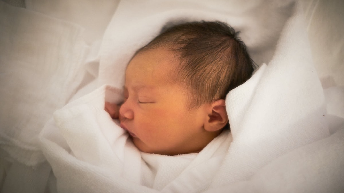 জাপানে জন্মহার বাড়াতে বড় প্রণোদনা প্যাকেজ ঘোষণা