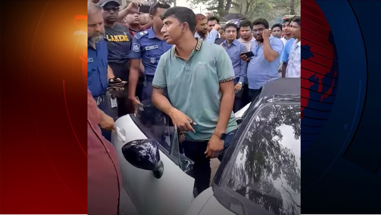 ঝিনাইদহে বিলাসবহুল গাড়িসহ অনলাইন জুয়াড়ি আটক