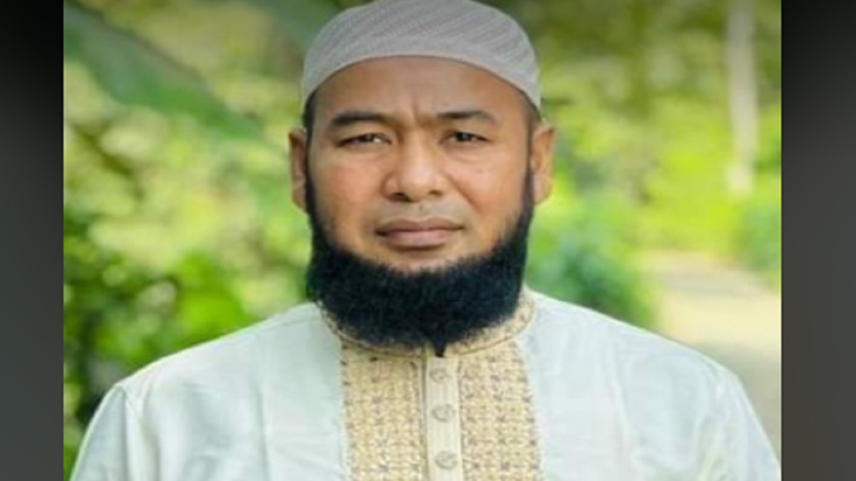 মানিকগঞ্জে ইউপি সদস্যকে কুপিয়ে জখম