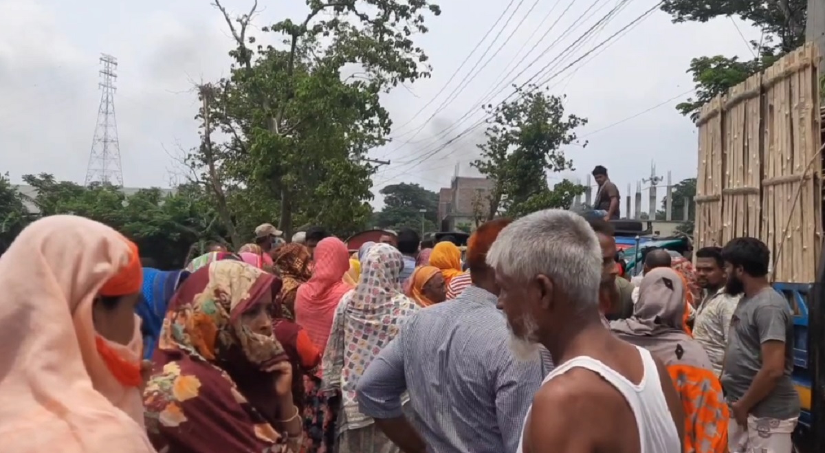 মুন্সিগঞ্জে অবৈধ গ্যাস সংযোগ বিচ্ছিন্ন করতে গিয়ে অবরুদ্ধ তিতাসের কর্মকর্তারা