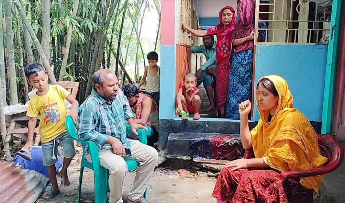 বিয়ের দাবিতে ৫ দিন ধরে ভাতিজার বউয়ের অনশন, চাচা শ্বশুর পলাতক