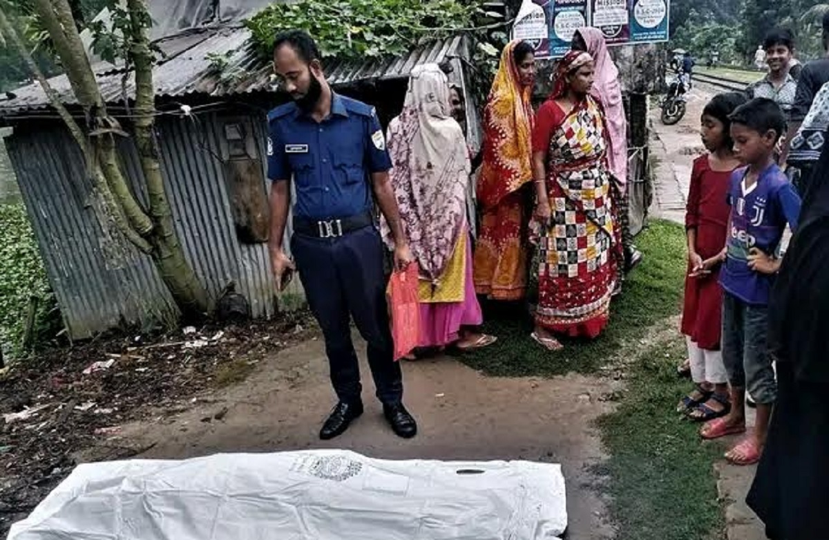 বারহাট্টায় ট্রেনে কাটা পড়ে গৃহবধূর মৃত্যু