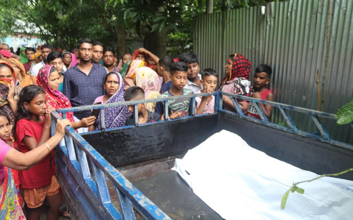 নবাবগঞ্জে বৃদ্ধার ঝুলন্ত লাশ উদ্ধার