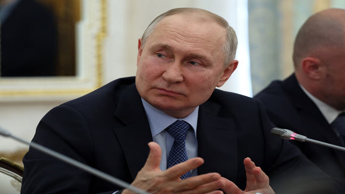 পুতিনের অবস্থান নিয়ে গুজব, কোথায় তিনি?