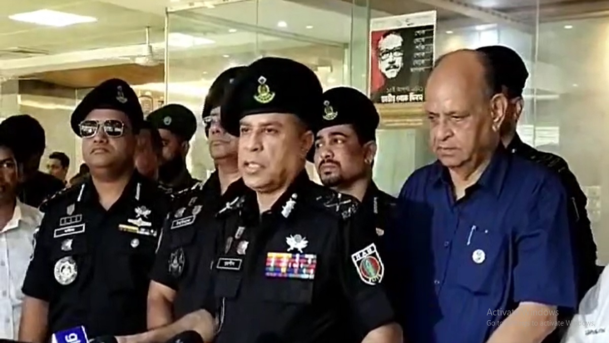 মাদকের সাথে জড়িত ব্যক্তি জনপ্রতিনিধি হলেও ব্যবস্থা নেয়া হবে: র্যাব মহাপরিচালক