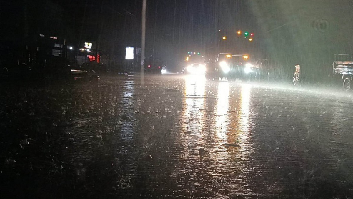 আষাঢ়ের দ্বিতীয় সন্ধ্যায় রাজধানীতে স্বস্তির বৃষ্টি